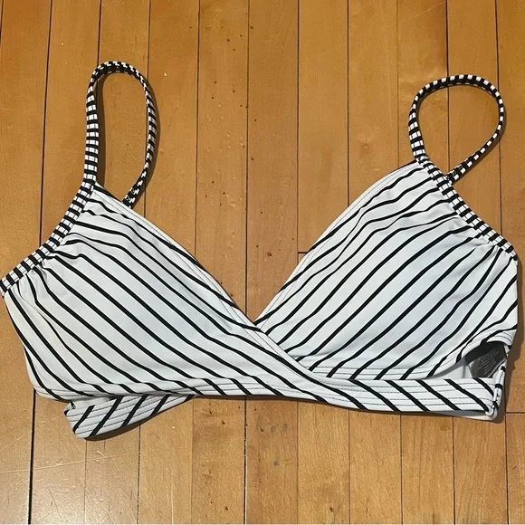 Vince Camuto Swim Striped Women's Bikini Top - Picture 1 of 5